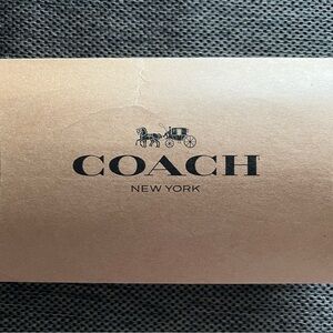 Beautiful leather Coach credit card & coin holder